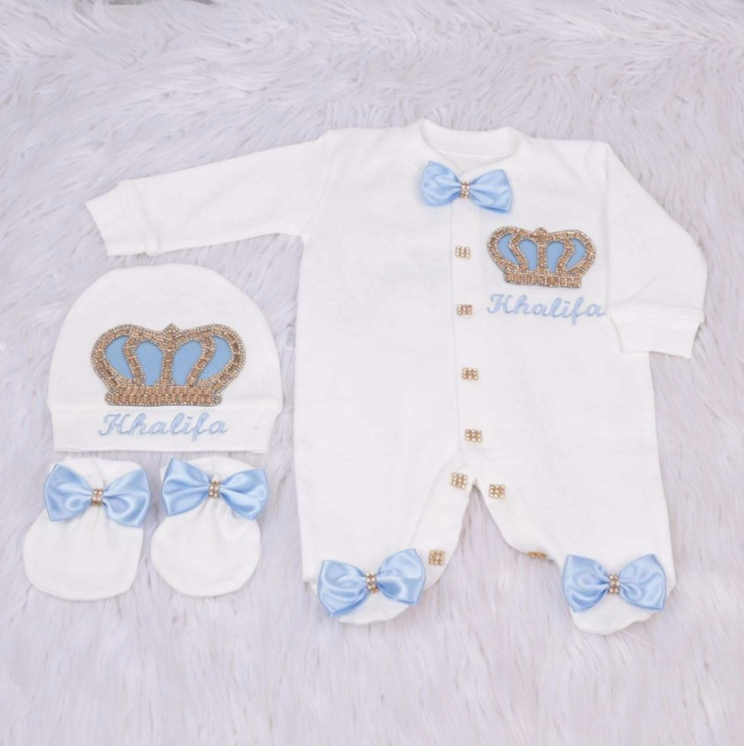 𝗟𝘂𝘅𝘂𝗿𝘆 𝗡𝗲𝘄𝗯𝗼𝗿𝗻 Home Welcoming 3-Piece set ( Light Blue, Golden Crown)
