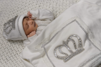 Handmade 𝗟𝘂𝘅𝘂𝗿𝘆 𝗡𝗲𝘄𝗯𝗼𝗿𝗻 Home Welcoming 5-Piece set ( White Lace  /Silver crown)