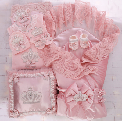 Handmade 𝗟𝘂𝘅𝘂𝗿𝘆 𝗡𝗲𝘄𝗯𝗼𝗿𝗻 Home Welcoming 8-Piece VELVET set ( Blush pink bow and pearl crown)