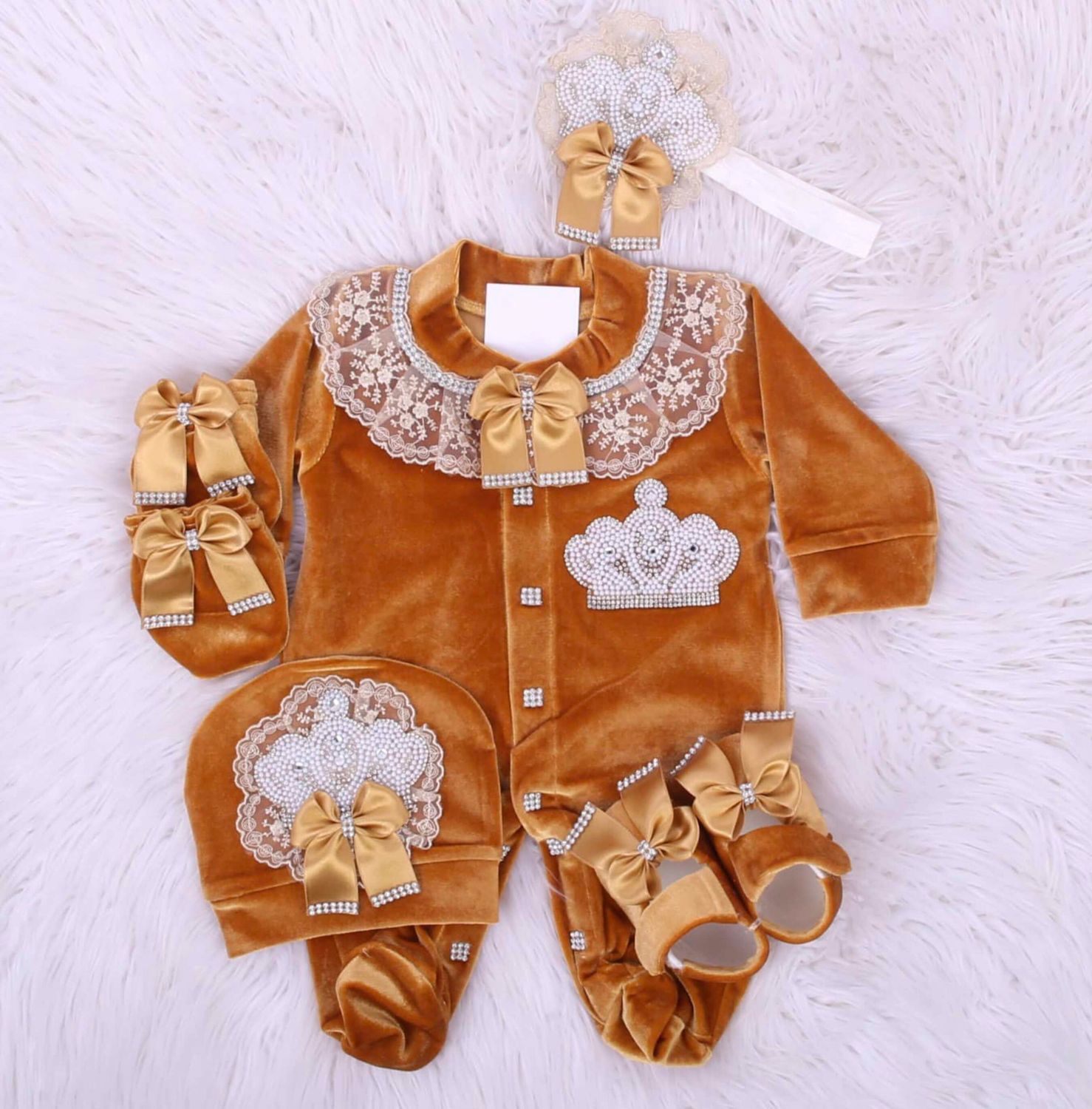 Handmade LUXE Velvet 𝗡𝗲𝘄𝗯𝗼𝗿𝗻 Home Welcoming 5-Piece set