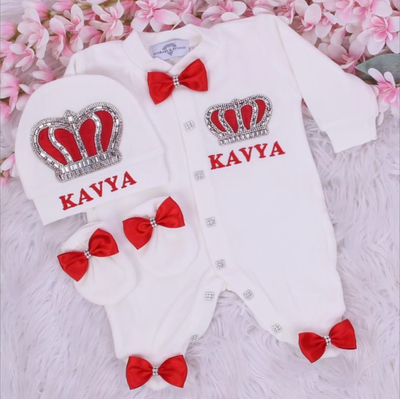 𝗟𝘂𝘅𝘂𝗿𝘆 𝗡𝗲𝘄𝗯𝗼𝗿𝗻 Home Welcoming 3-Piece set ( red silk bow, silver crown)