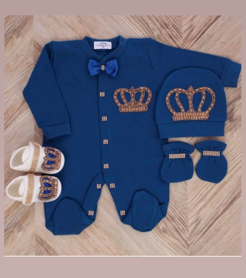 𝗟𝘂𝘅𝘂𝗿𝘆 𝗡𝗲𝘄𝗯𝗼𝗿𝗻 home welcoming 4-Piece set royal blue bow, golden crown)