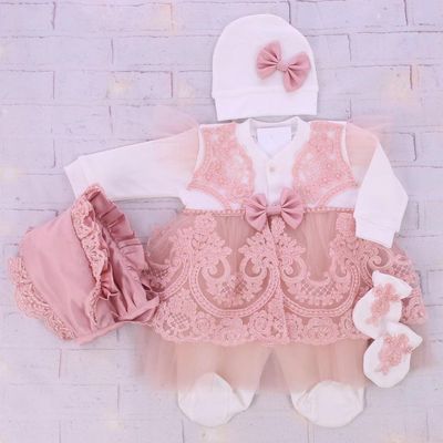 𝗟𝘂𝘅𝘂𝗿𝘆 𝗡𝗲𝘄𝗯𝗼𝗿𝗻 Blush Pink lace Dress