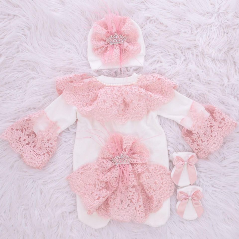 𝗟𝘂𝘅𝘂𝗿𝘆 𝗡𝗲𝘄𝗯𝗼𝗿𝗻 Blush Pink lace Dress (Angelina)