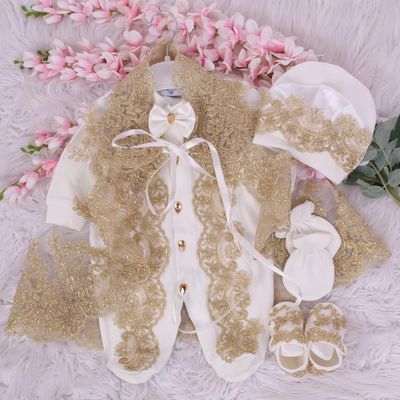𝗟𝘂𝘅𝘂𝗿𝘆 𝗡𝗲𝘄𝗯𝗼𝗿𝗻 Home Welcoming 4-Piece set ( white, golden lace, )