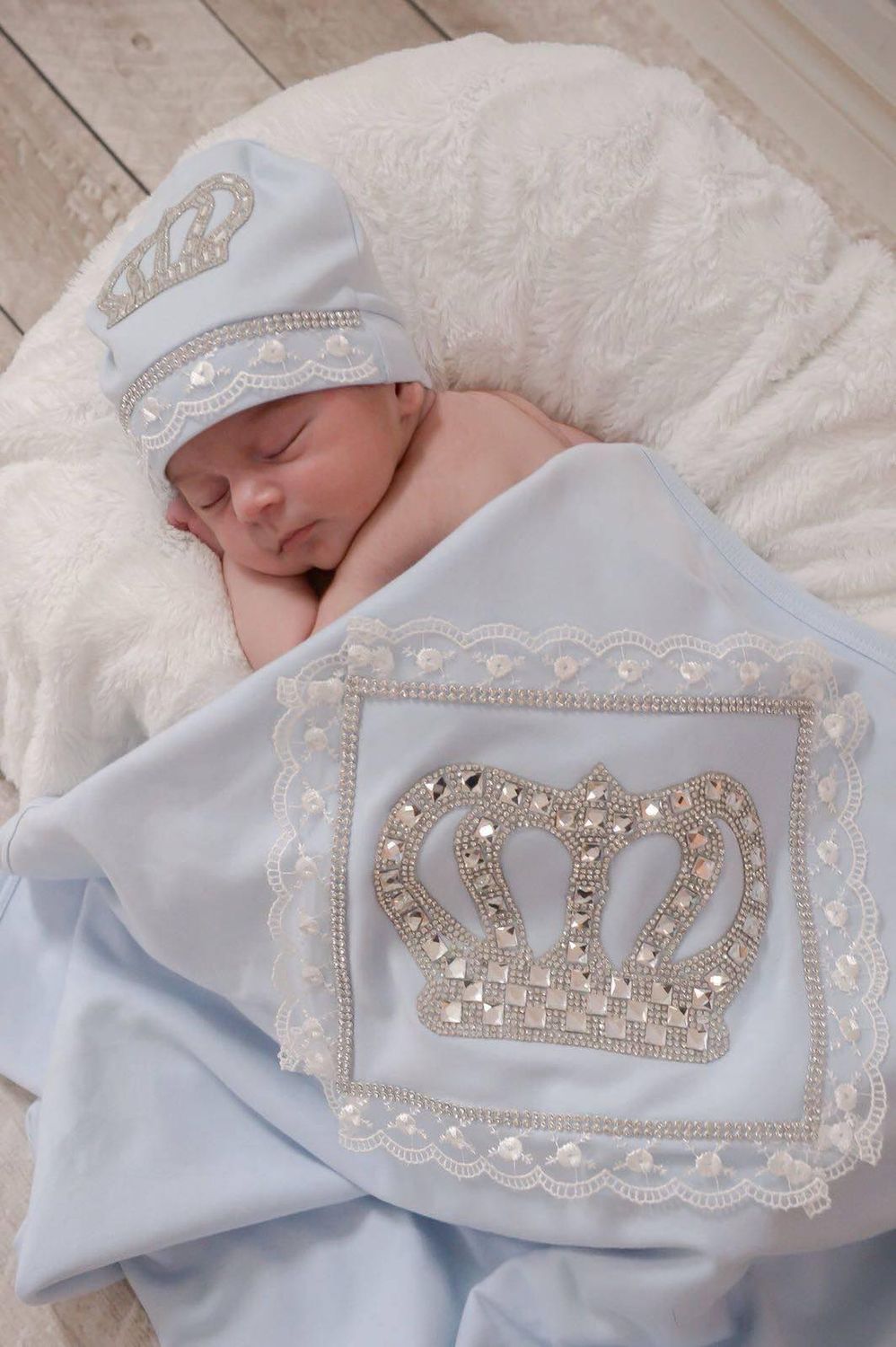 Luxury 5-Piece Baby boy Hospital Exit Outfit ( White lace + Silver Crown)