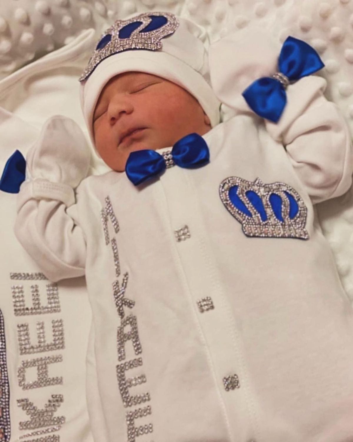 𝗟𝘂𝘅𝘂𝗿𝘆 𝗡𝗲𝘄𝗯𝗼𝗿𝗻 Home Welcoming 4-Piece set (Royal Blue)