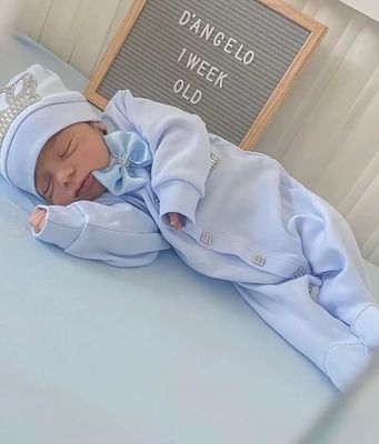 𝗟𝘂𝘅𝘂𝗿𝘆 𝗡𝗲𝘄𝗯𝗼𝗿𝗻 Home Welcoming 3-Piece set ( light blue bow, silver crown)