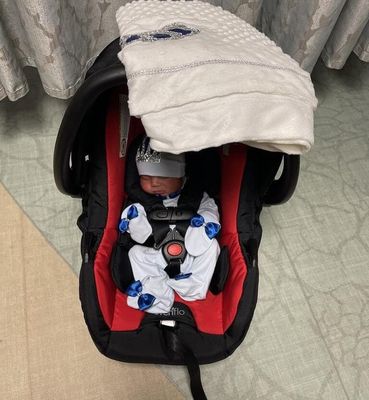 Luxury 4-Piece Baby boy Hospital Exit Outfit ( Royal blue bow, + Silver Crown)