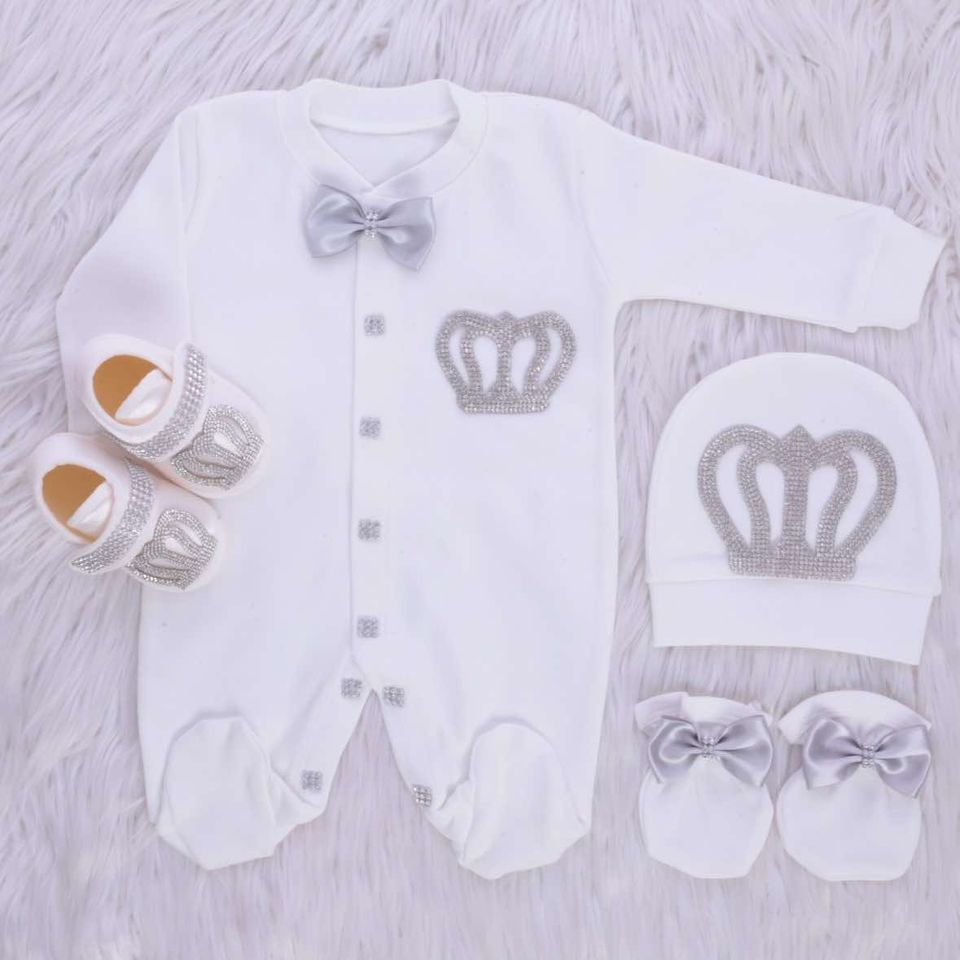 𝗟𝘂𝘅𝘂𝗿𝘆 𝗡𝗲𝘄𝗯𝗼𝗿𝗻 Home Welcoming 4-Piece set ( grey bow, silver crown)