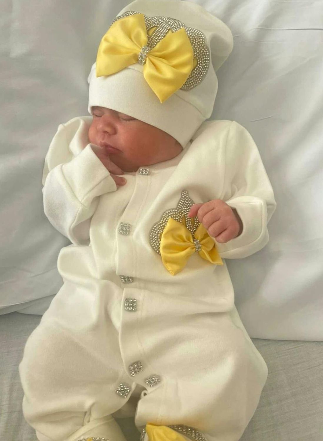 Handmade 𝗟𝘂𝘅𝘂𝗿𝘆 𝗡𝗲𝘄𝗯𝗼𝗿𝗻 Home Welcoming 3-Piece set ( Yellow bow silver crown)