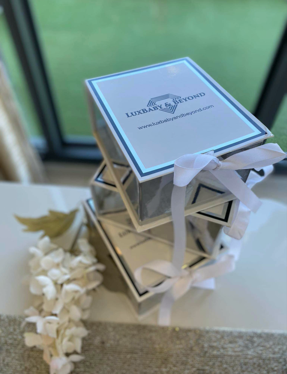 Handmade 𝗟𝘂𝘅𝘂𝗿𝘆 𝗡𝗲𝘄𝗯𝗼𝗿𝗻 Home Welcoming 3-Piece set ( White lace, golden crown)