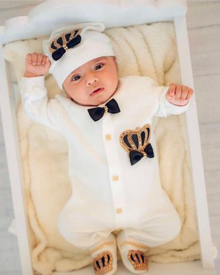𝗟𝘂𝘅𝘂𝗿𝘆 𝗡𝗲𝘄𝗯𝗼𝗿𝗻 Home Welcoming 4-Piece set ( black bow, golden crown)