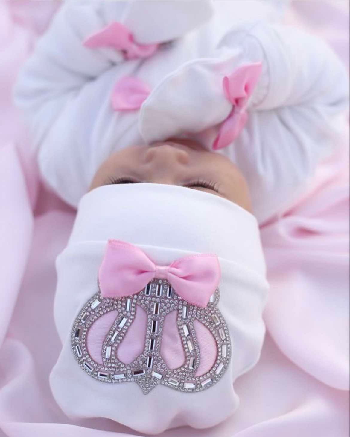 Handmade 𝗟𝘂𝘅𝘂𝗿𝘆 𝗡𝗲𝘄𝗯𝗼𝗿𝗻 Home Welcoming 3-Piece set ( Pink bow silver crown)