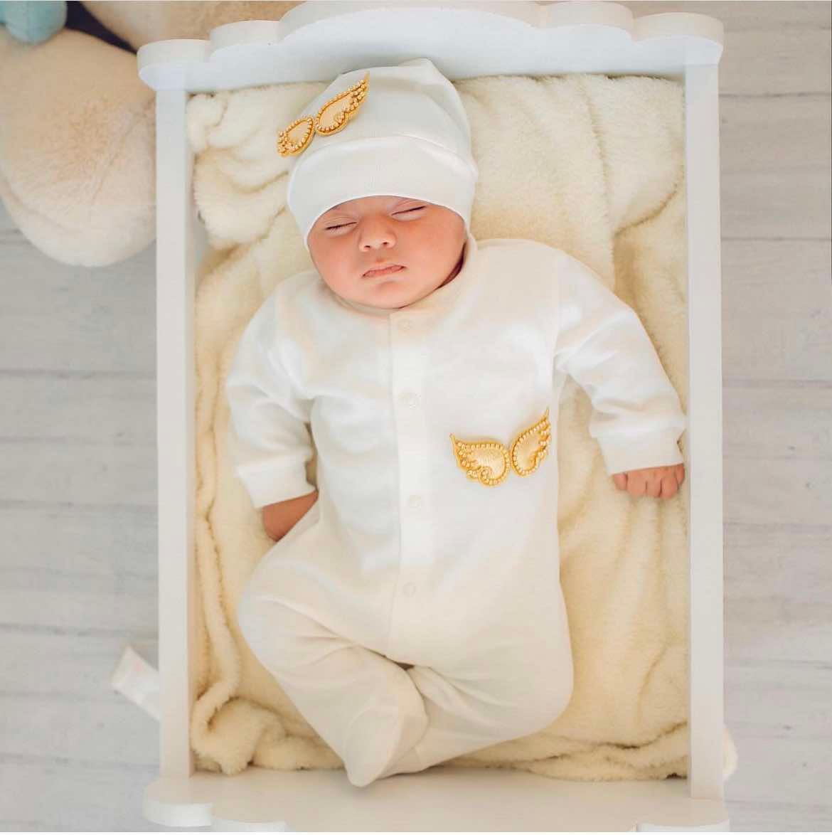 𝗟𝘂𝘅𝘂𝗿𝘆 𝗡𝗲𝘄𝗯𝗼𝗿𝗻 Home Welcoming 3-Piece 𝗢𝘂𝘁𝗳𝗶𝘁 ( angel wings- yellow/golden )