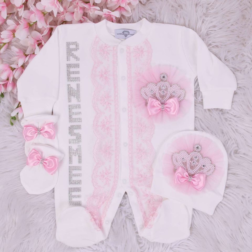𝗟𝘂𝘅𝘂𝗿𝘆 𝗡𝗲𝘄𝗯𝗼𝗿𝗻 Home Welcoming 3-Piece set ( pink bow, pearl crown)