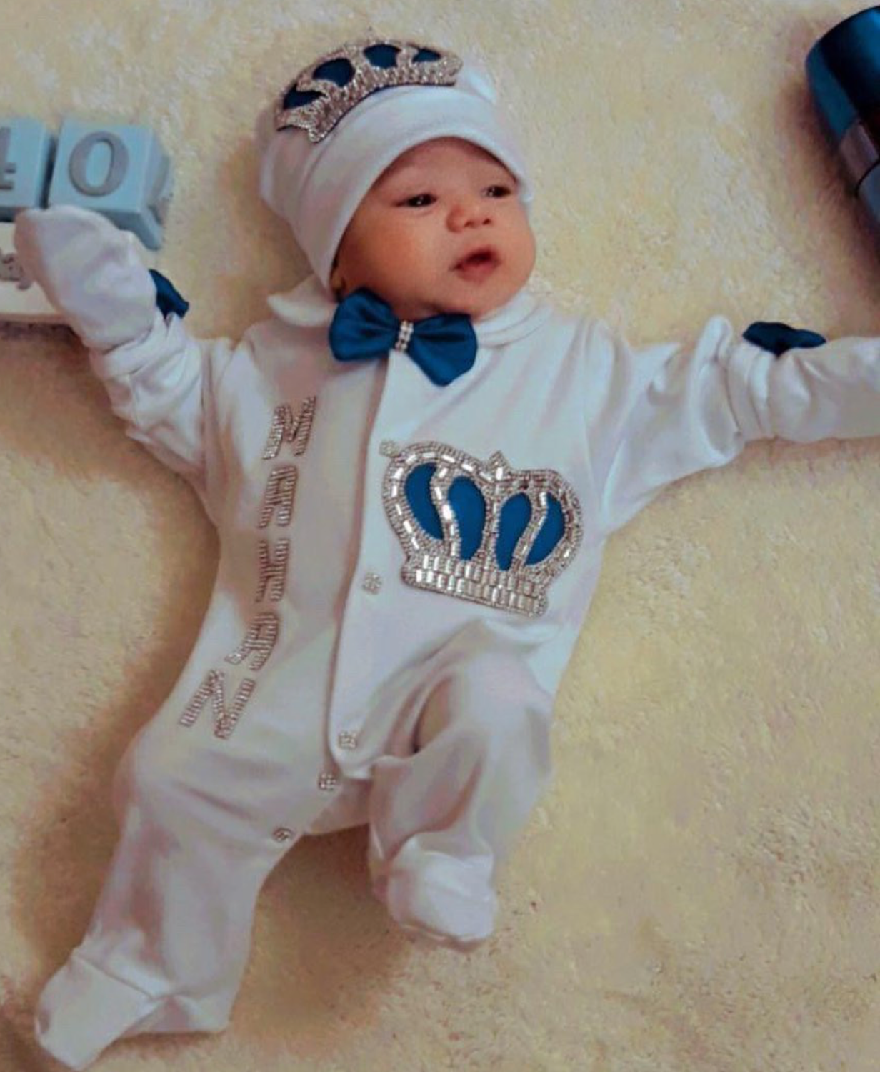 Handmade luxury Newborn Home Welcoming 4-Piece set ( Royal Blue bow, silver crown) With Velvet Blanket