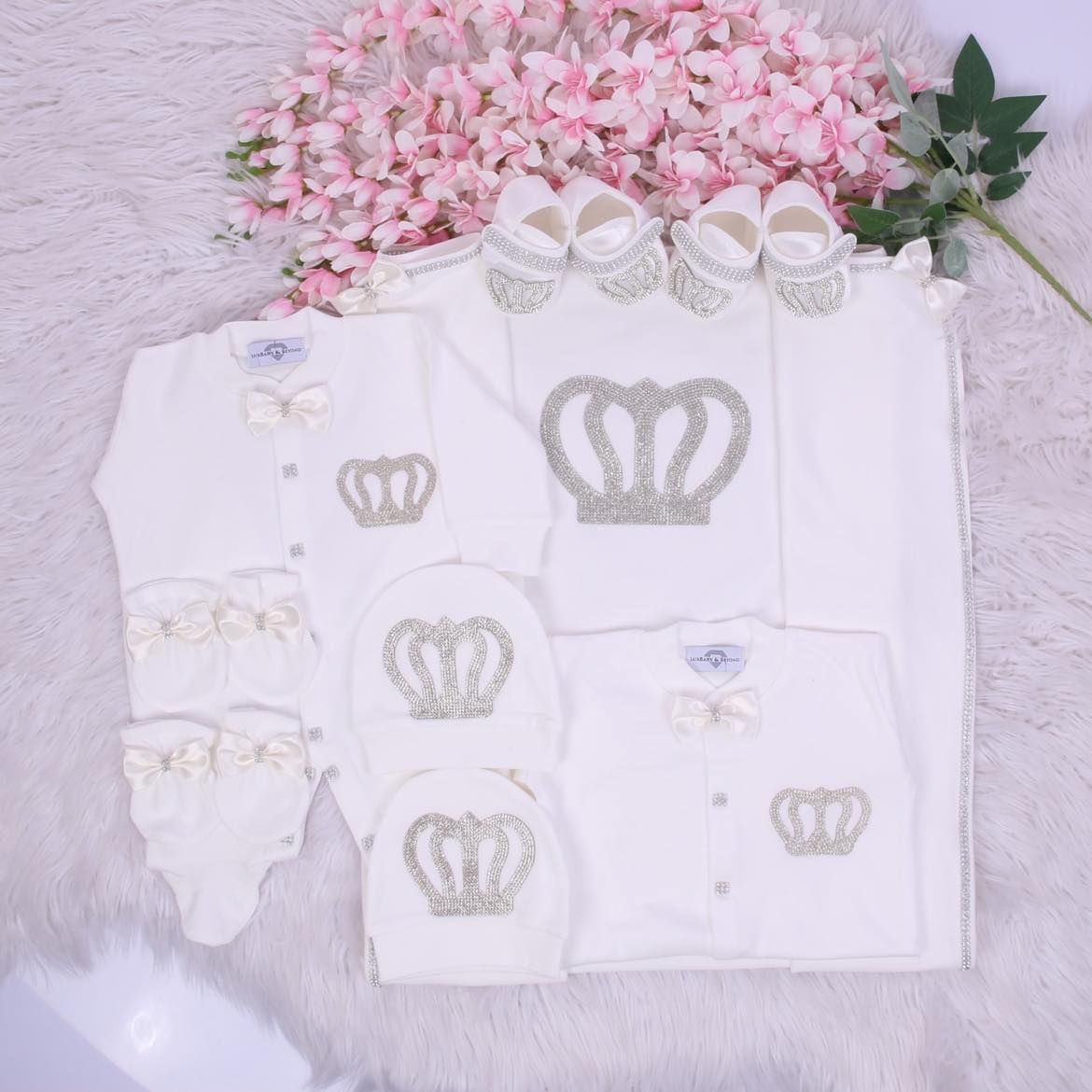 Handmade luxury Newborn Home Welcoming 5-Piece set ( White bow, Silver crown) With Shoes and Blanket