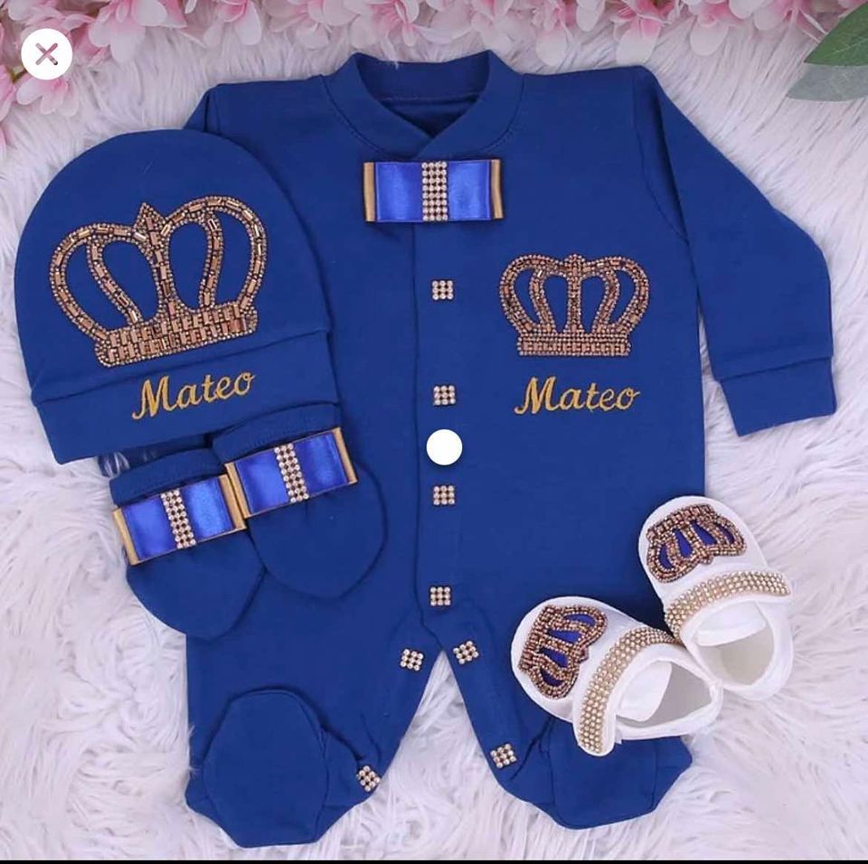 𝗟𝘂𝘅𝘂𝗿𝘆 𝗡𝗲𝘄𝗯𝗼𝗿𝗻 home welcoming 4-Piece set royal blue and golden bow, golden crown)