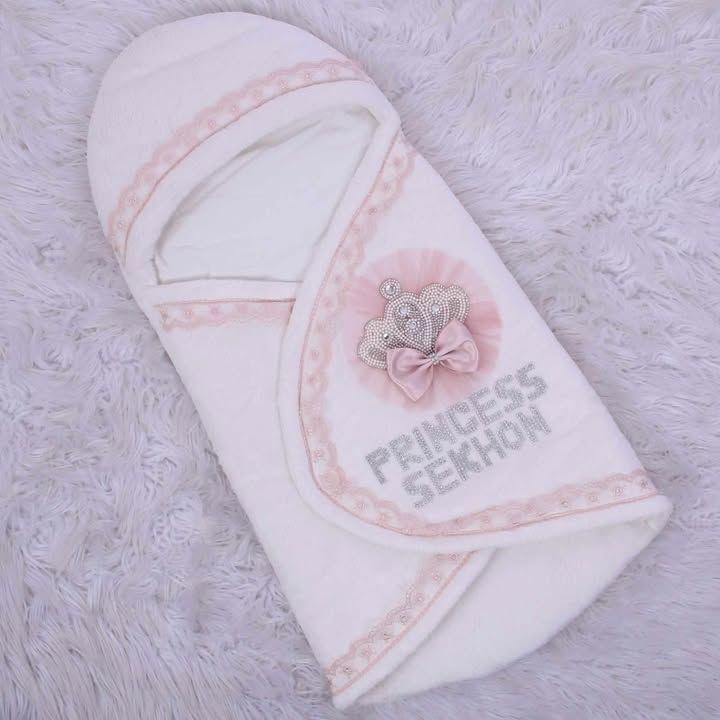 Pearl Crown Velvet Swaddle (Blush)