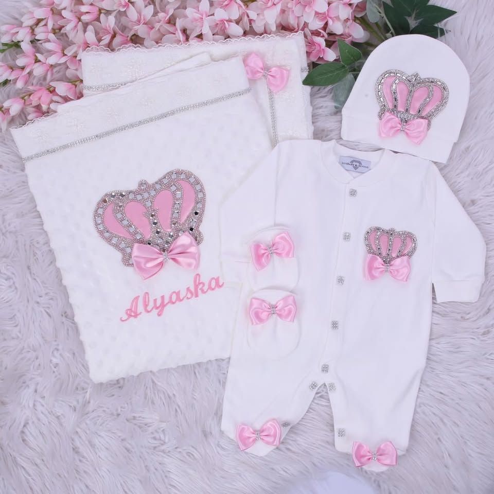 Handmade luxury Newborn Home Welcoming 4-Piece set ( Pink bow and Silver crown) - Amber