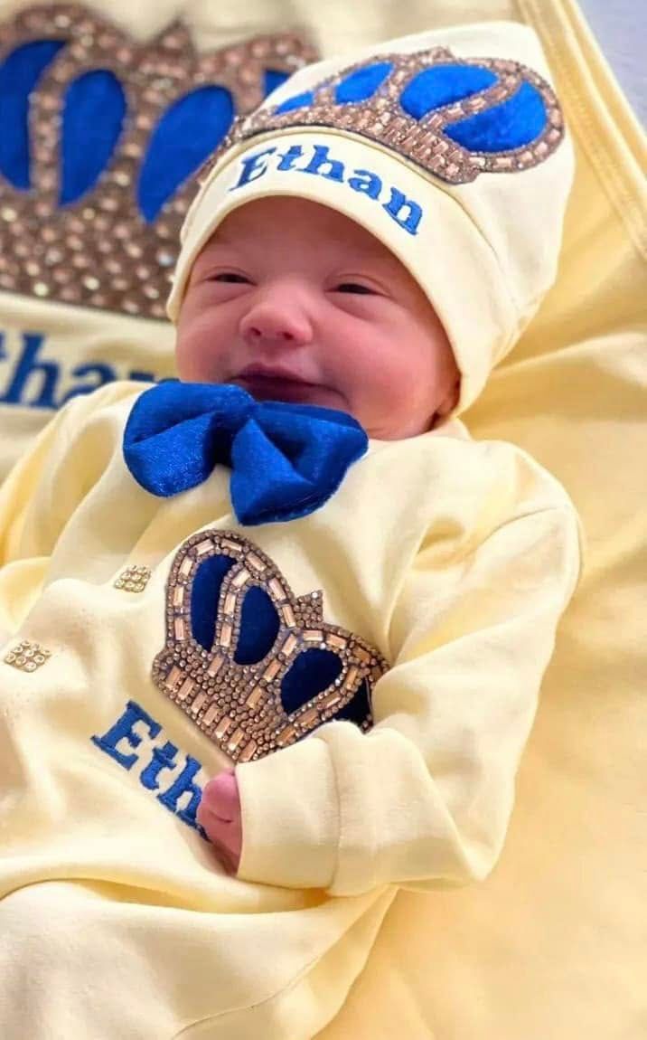 Luxury 4-Piece Hospital Exit Outfit (Yellow, Navy blue bow + Golden Crown)