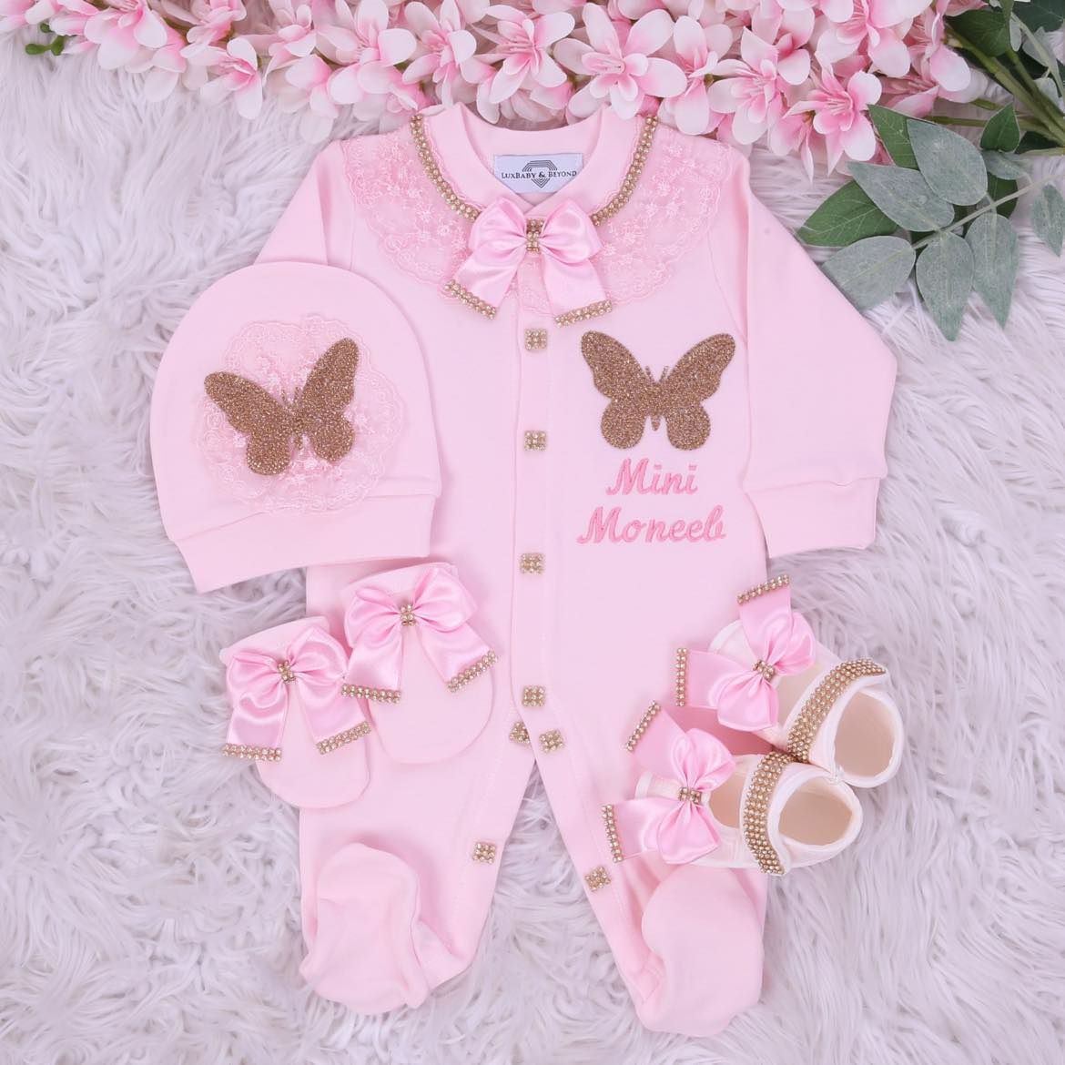 𝗟𝘂𝘅𝘂𝗿𝘆 𝗡𝗲𝘄𝗯𝗼𝗿𝗻 Home Welcoming 4-Piece set( golden butterfly, pink bow )