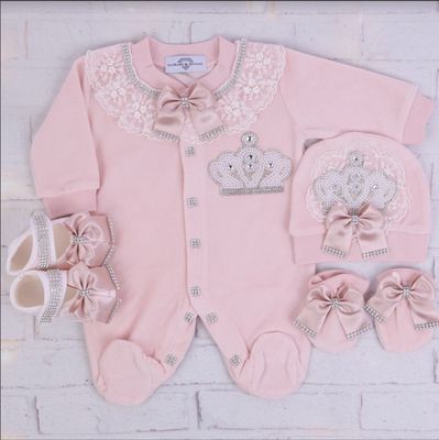 𝗟𝘂𝘅𝘂𝗿𝘆 𝗡𝗲𝘄𝗯𝗼𝗿𝗻 Home Welcoming 4-Piece set(Blush Pink , Pearl Crown)