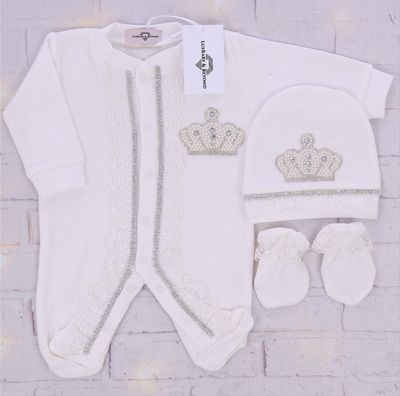 𝗟𝘂𝘅𝘂𝗿𝘆 𝗡𝗲𝘄𝗯𝗼𝗿𝗻 Home Welcoming/ Baptism 4-Piece set ( Pearl and silver crown, white lace)
