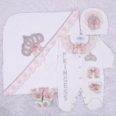 Handmade 𝗟𝘂𝘅𝘂𝗿𝘆 𝗡𝗲𝘄𝗯𝗼𝗿𝗻 Home Welcoming 5-Piece set ( blush lace, silver crown)