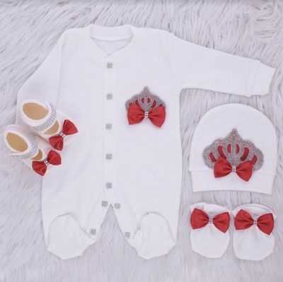 𝗟𝘂𝘅𝘂𝗿𝘆 𝗡𝗲𝘄𝗯𝗼𝗿𝗻 Home Welcoming 4-Piece set ( red bow silver crown)