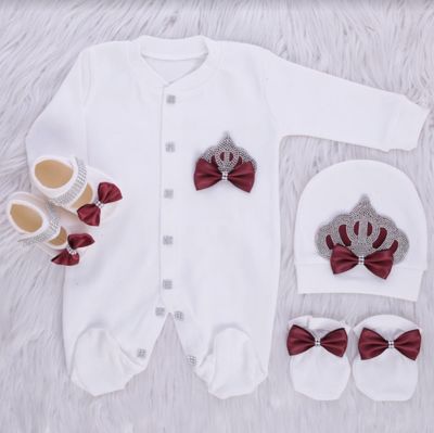 𝗟𝘂𝘅𝘂𝗿𝘆 𝗡𝗲𝘄𝗯𝗼𝗿𝗻 Home Welcoming 4-Piece set ( maroon bow, silver crown)
