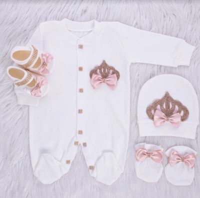 𝗟𝘂𝘅𝘂𝗿𝘆 𝗡𝗲𝘄𝗯𝗼𝗿𝗻 Home Welcoming 4-Piece set ( pink bow, golden crown)