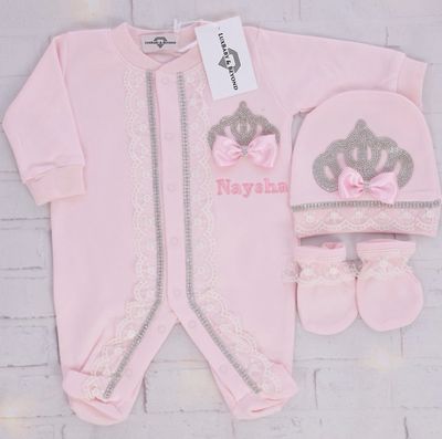 𝗟𝘂𝘅𝘂𝗿𝘆 𝗡𝗲𝘄𝗯𝗼𝗿𝗻 Home Welcoming 3-Piece set ( pink bow, white lace, silver crown )