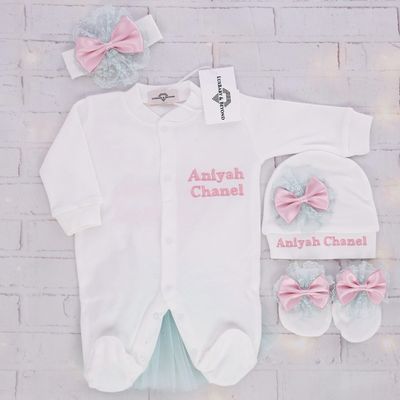 𝗟𝘂𝘅𝘂𝗿𝘆 𝗡𝗲𝘄𝗯𝗼𝗿𝗻 Home Welcoming 4-Piece set ( Pink and pastel green bow)