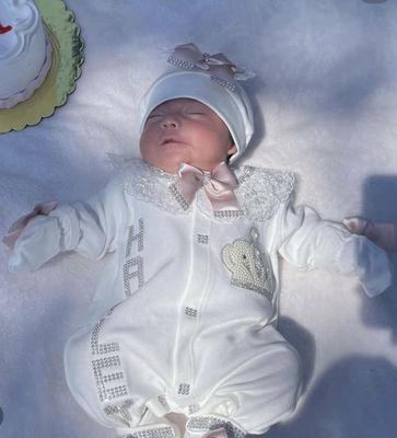 𝗟𝘂𝘅𝘂𝗿𝘆 𝗡𝗲𝘄𝗯𝗼𝗿𝗻 Home Welcoming 4-Piece 𝗢𝘂𝘁𝗳𝗶𝘁 (White Lace, Blush bow with pearl Crown)