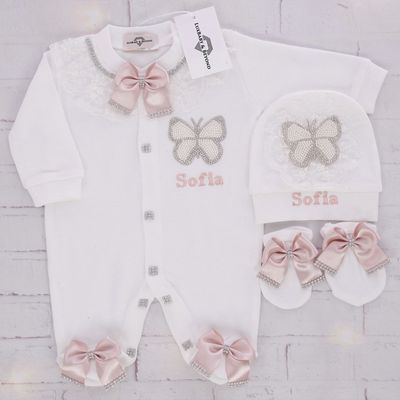 πππ
ππΏπ π‘π²ππ―πΌπΏπ» Home Welcoming 4-Piece set ( Pearl and silver butterfly, white lace, blush bow) πππ
ππΏπ π‘π²ππ―πΌπΏπ» Home Welcoming 4-Piece set ( Pearl and silver butterfly, white lace, blush bow)
