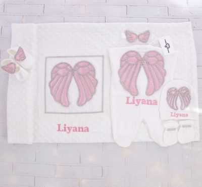 Handmade 𝗟𝘂𝘅𝘂𝗿𝘆 𝗡𝗲𝘄𝗯𝗼𝗿𝗻 Home Welcoming 5-Piece set ( pink angel wings)