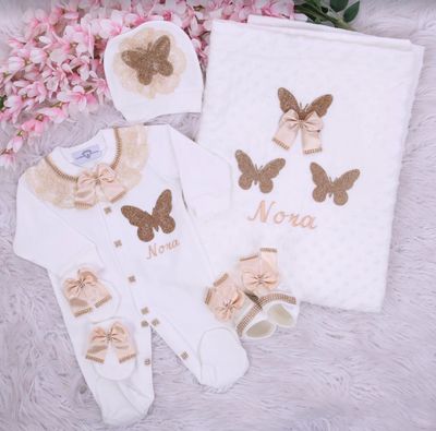 Handmade 𝗟𝘂𝘅𝘂𝗿𝘆 𝗡𝗲𝘄𝗯𝗼𝗿𝗻 Home Welcoming 5-Piece set ( cream Lace  / Golden butterfly)