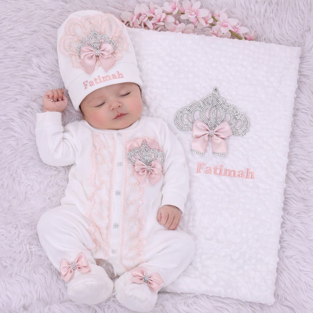 Handmade 𝗟𝘂𝘅𝘂𝗿𝘆 𝗡𝗲𝘄𝗯𝗼𝗿𝗻 Home Welcoming 5-Piece set ( blush lace)