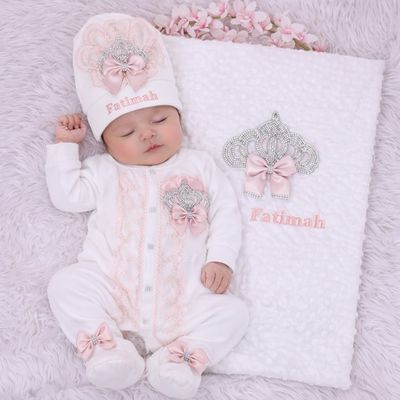 Handmade 𝗟𝘂𝘅𝘂𝗿𝘆 𝗡𝗲𝘄𝗯𝗼𝗿𝗻 Home Welcoming 5-Piece set ( blush lace)