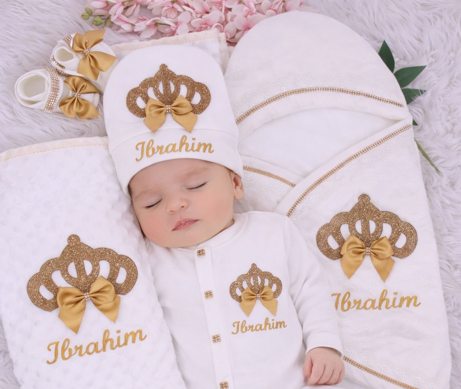 Handmade 𝗟𝘂𝘅𝘂𝗿𝘆 𝗡𝗲𝘄𝗯𝗼𝗿𝗻 Home Welcoming 6-Piece set ( Golden bow and golden crown)