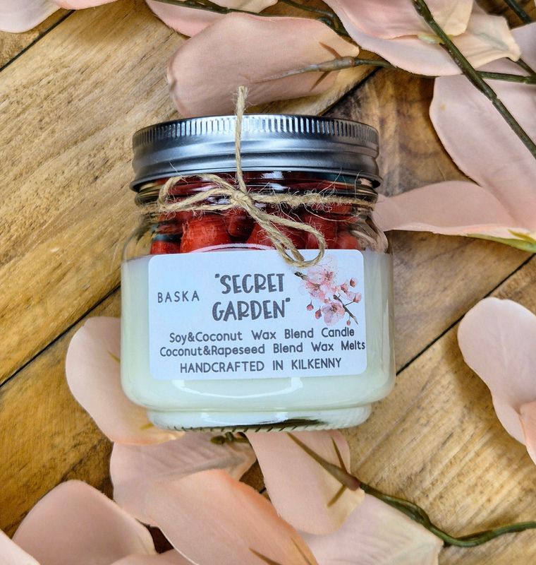 &quot;SECRET GARDEN&quot; candle with wax melts