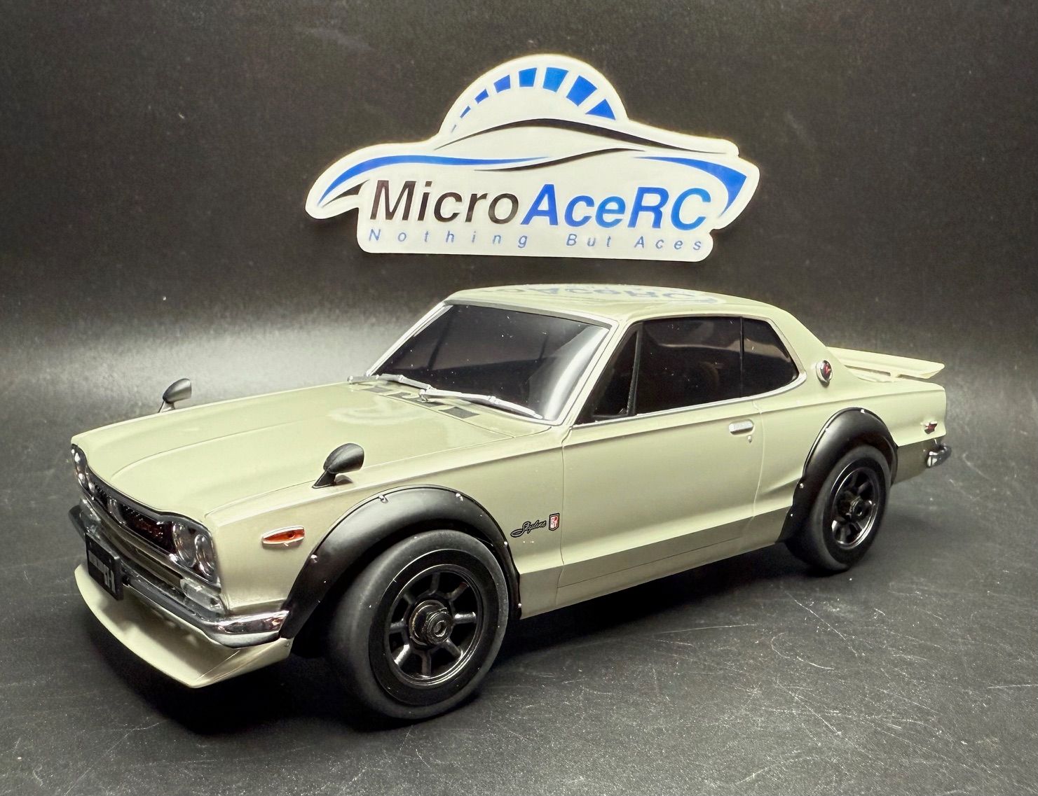 Used Mini-z MR03 ASF with new NISSAN Skyline 2000GT-R body