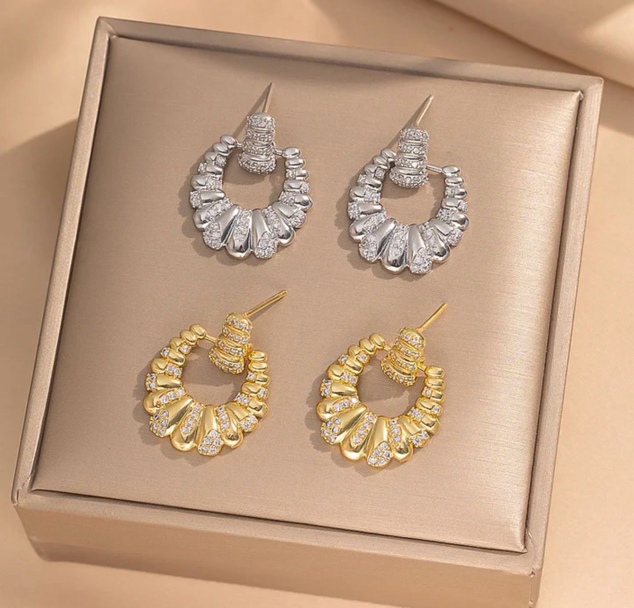 Moderate Luxury Flower Copper Diamond Inlay Stud Earrings