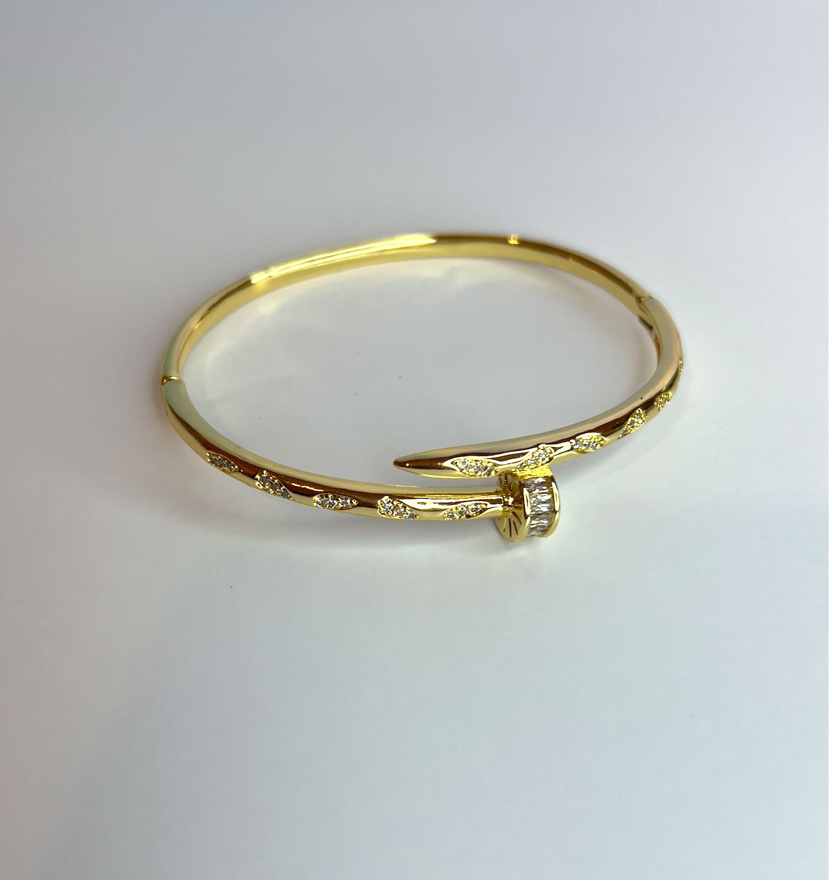 Elegant Baguette Nail Bangle 18k Gold Filled M