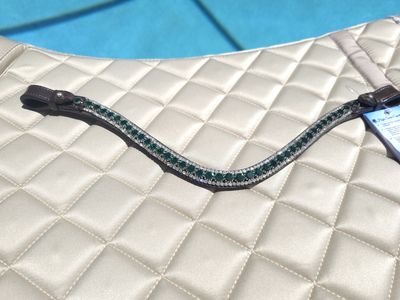 Emerald Green and Clear 3 Row 40SS (center) PRECIOSA Glass Crystal Easy Crystal Rivet Post On/Off – BROWN Leather Browband