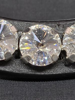 X-Deep U   * 1 Row (11.5mm PRECIOSA Rivoli Glass Crystal)   * Easy On/Off Crystal Rivet Button Closure   * BLACK or BROWN Italian Leather Browband  *Clear Crystal