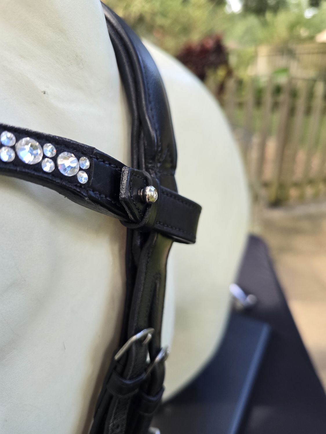 Crystal ClearHot Fix “NO SNAG-Secure Stitch” Glass Crystal - Easy On/Off Crystal Rivet Button Closure BLACK Leather Browband