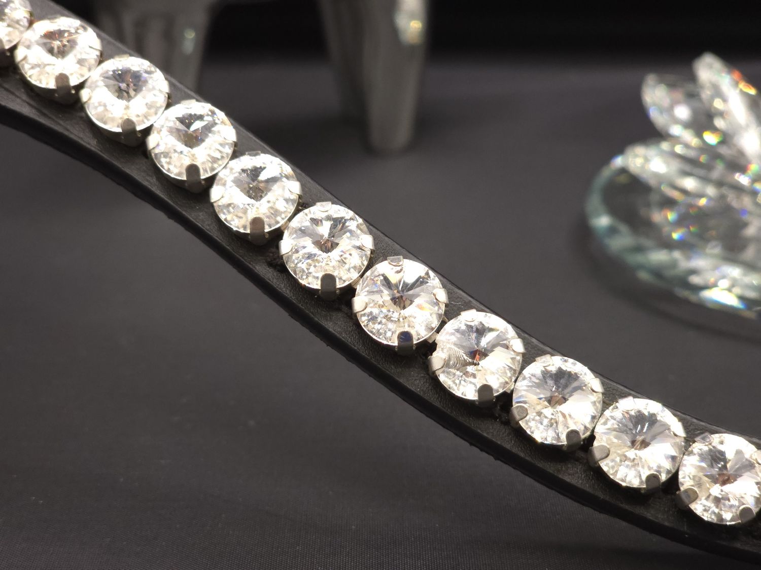 X-Deep U   * 1 Row (11.5mm PRECIOSA Rivoli Glass Crystal)   * Easy On/Off Crystal Rivet Button Closure   * BLACK or BROWN Italian Leather Browband  *Clear Crystal